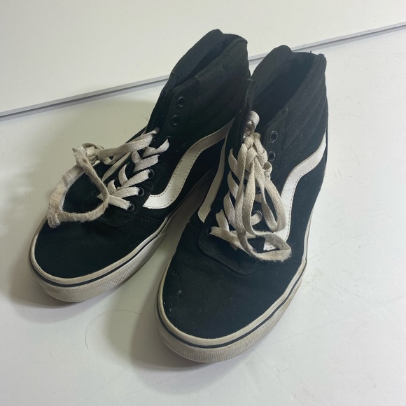Shoes - Women Black High Top Vans Size 7.5